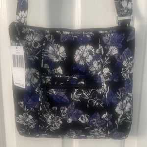 💜💙🖤🆕Vera Bradley Hipster Crossbody, Frosted Floral